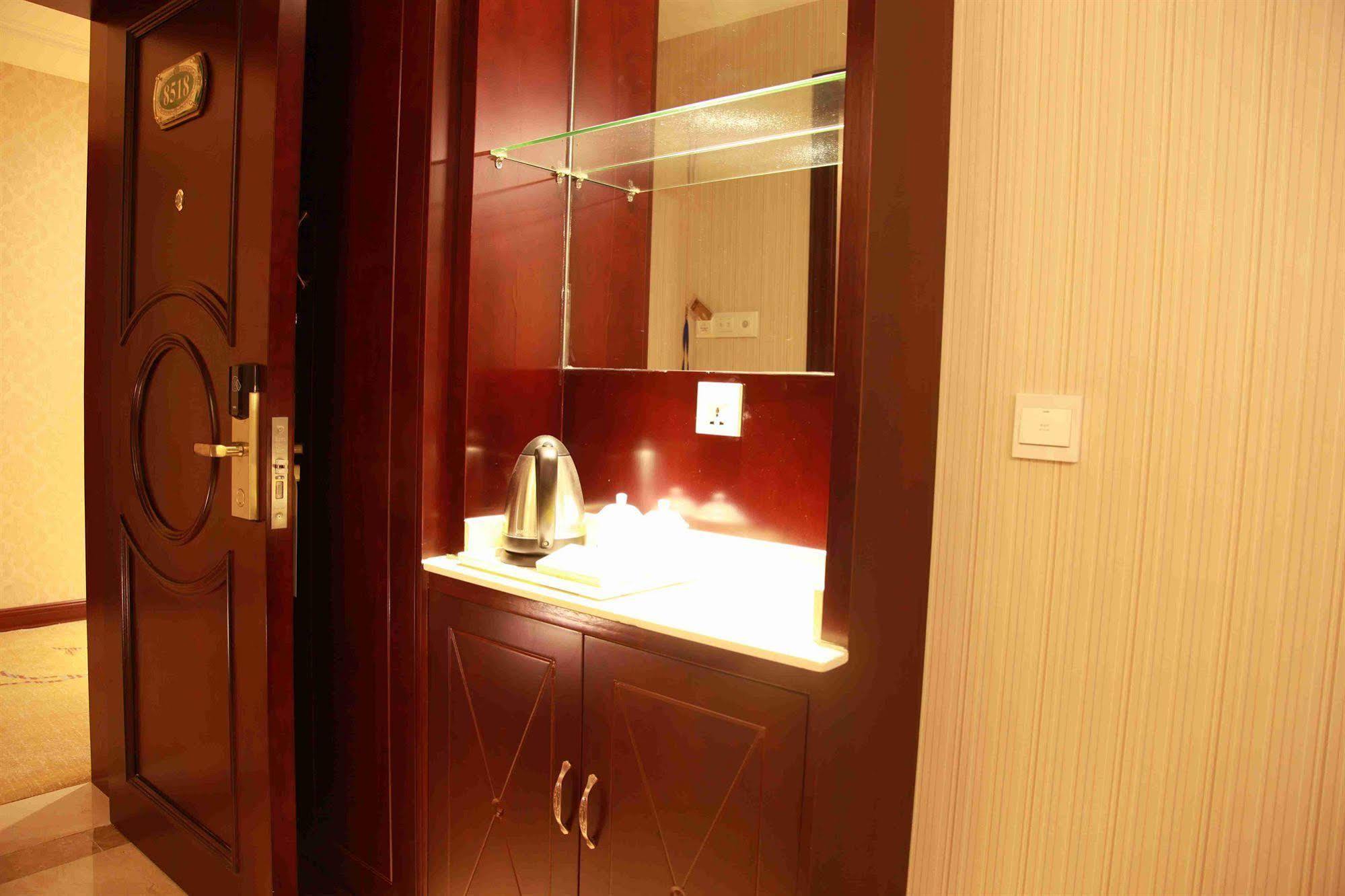 Vienna Hotel Shanghai Pudong Airport Extérieur photo